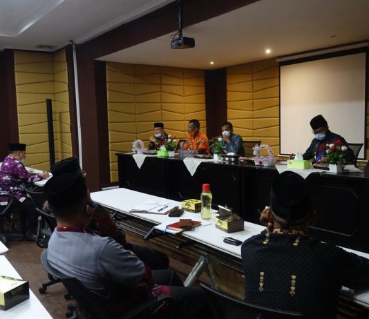 Pj. Sekdakab Lamteng Berikan Arahan Kepada Camat Se-Lamteng diruang BJW Rumah Dinas Bupati