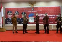 Kalapas Way Kanan Terima Penghargaan Menkumham pada Hari HAM Sedunia 2021