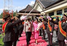 Polres Way Kanan Gelar Upacara Welcome and Farewell Parade Kapolres Way Kanan