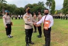 Kapolres Way Kanan Beri Penghargaan 16 Personel Berprestasi