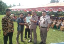 Bupati Pesibar Serahkan Sertifikat Tanah untuk Warga Pekon Sukanegara dan Pekon Mon