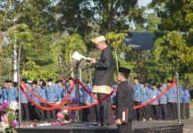 Ali Rahman Bacakan Amanat Presiden RI dalam Upacara Peringatan Harlah Pancasila di Lapangan Pemkab Way Kanan