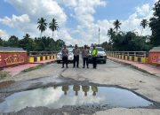 Jalan Berlubang di Jalinsum Way Kanan, Kapolres Menghimbau Pengendara Berhati-hati Saat Melintas