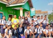 Hari Kunjung Perpustakaan Rumah Baca Yussuf Kedatangan Pelajar SMP Bhakti Baradatu