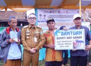 Bupati Way Kanan Beri Bantuan Alat Pengolah Pakan Ternak Way Kanan Bupati H. Raden Adipati Surya, S.H.,M.M bersama Ketua Tim Penggerak PKK Kabupaten, Ny. Hj. Dessy Afriyanti Adipati menghadiri Kegiatan Gerakan Pangan Murah Kabupaten Way Kanan di Kecamatan Kasui Tahun 2023, Senin (04/12/2023).