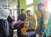 Pemkab Way Kanan Salurkan Bantuan ATENSI untuk 45 Penyandang Disabilitas